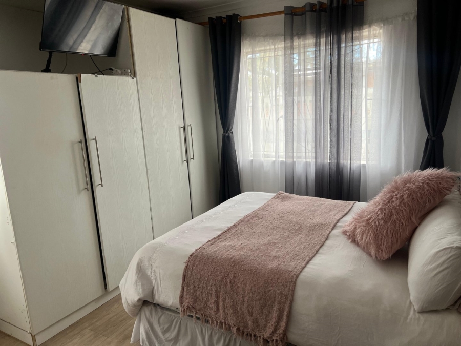 To Let 3 Bedroom Property for Rent in Nooitgedacht Western Cape